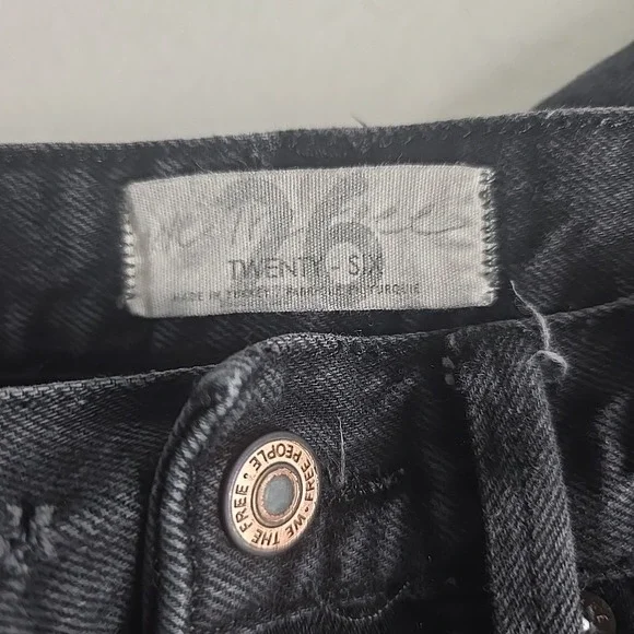 We The Free People Stove Pipe Jeans 26 Black Out Cropped Raw Hem High Waisted - Picture 7 of 8